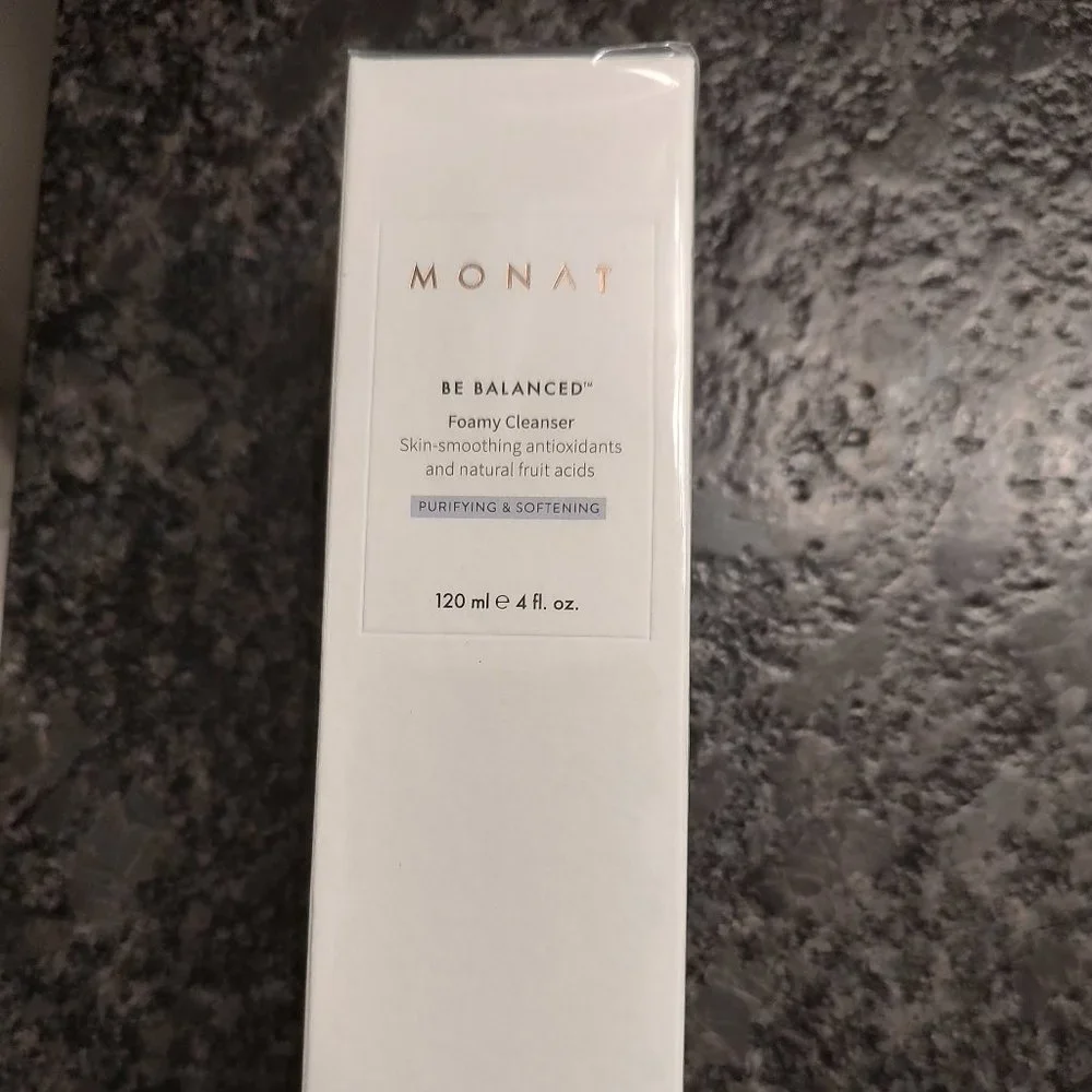 Monat Facial Cleanser - Picture 8 of 9